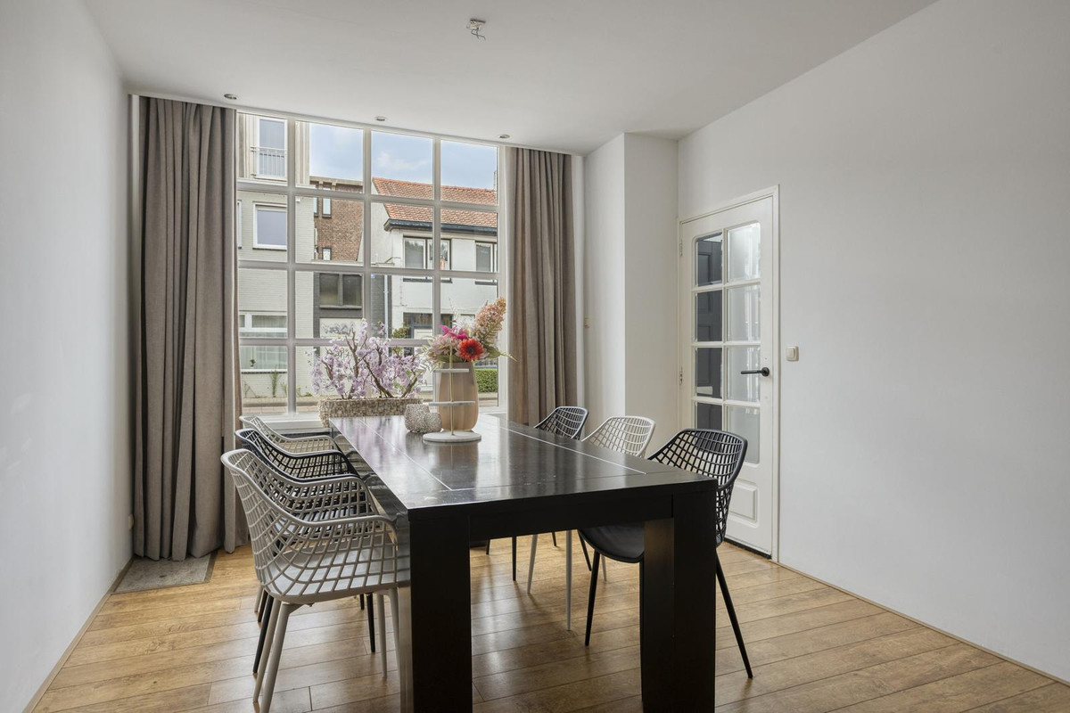 Tussenwoning te koop: Broekhovenseweg 141, Tilburg