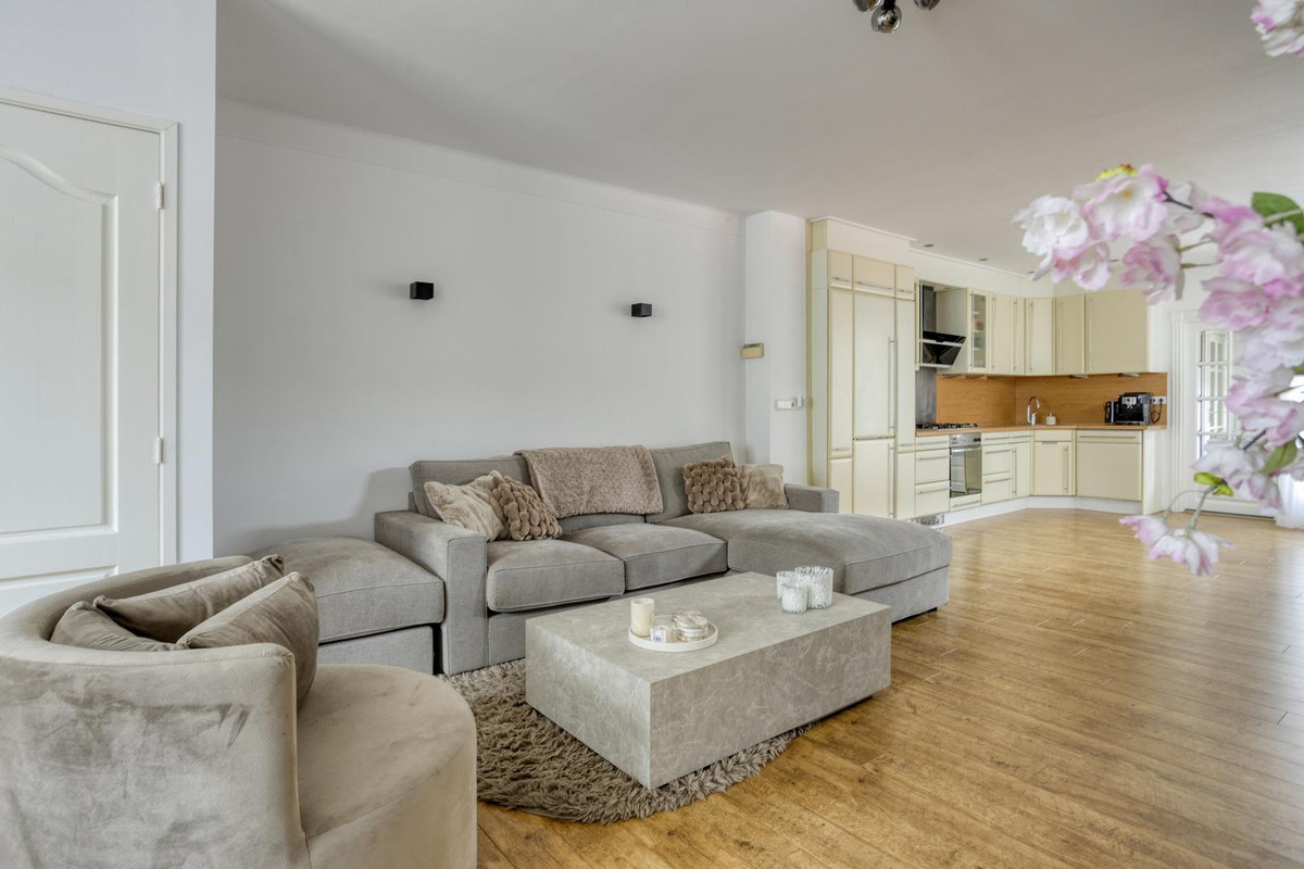 Tussenwoning te koop: Broekhovenseweg 141, Tilburg
