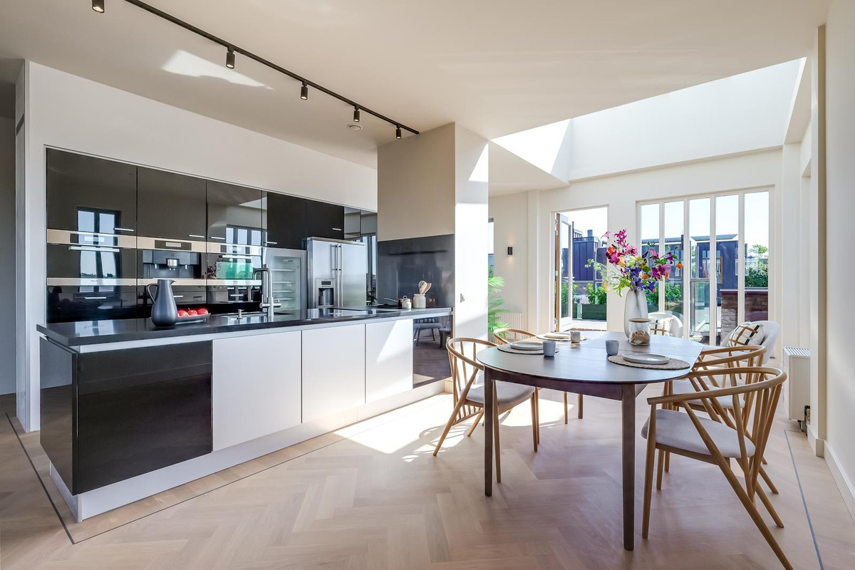 Appartement te koop: Stationsplein 35, Heiloo