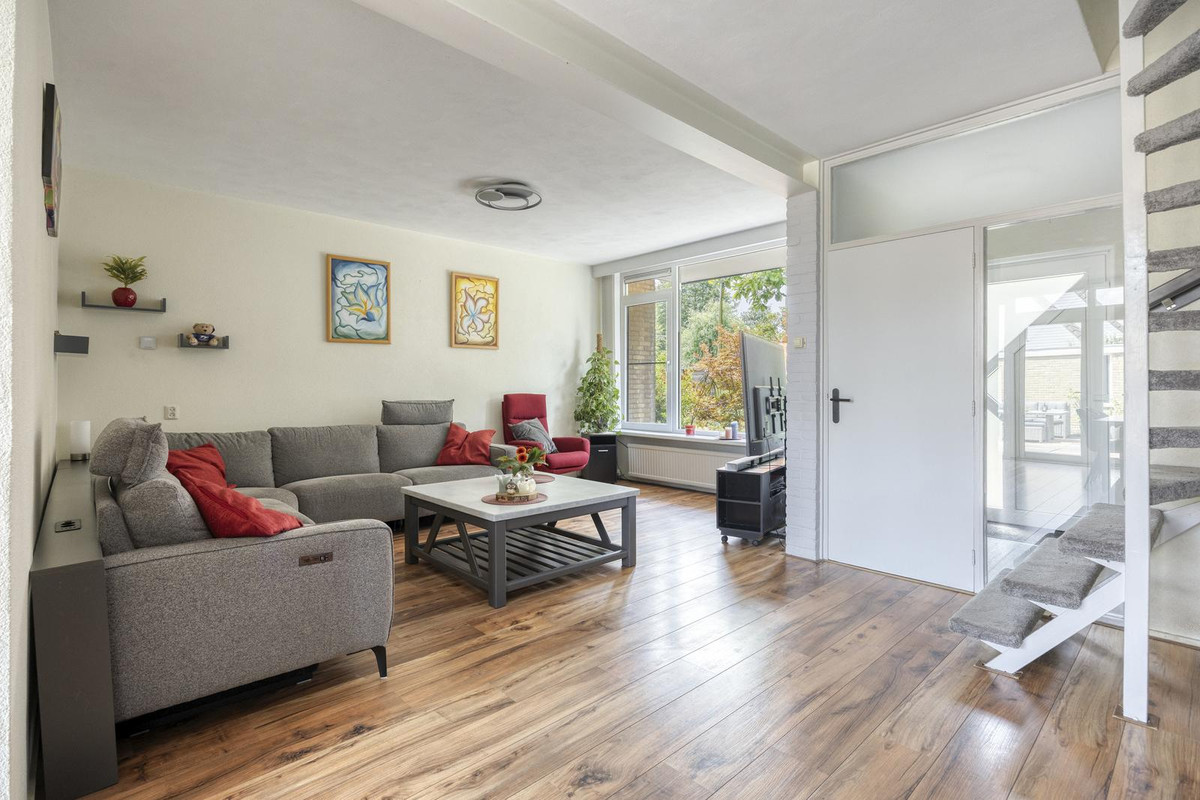 Tussenwoning te koop: Valkenhorst 13, Boskoop