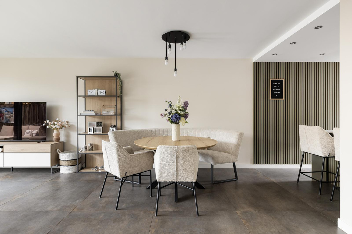 Tussenwoning te koop: Rusthout 11, Dordrecht