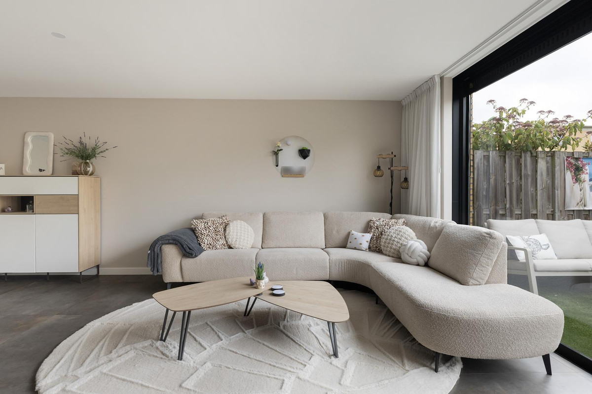 Tussenwoning te koop: Rusthout 11, Dordrecht