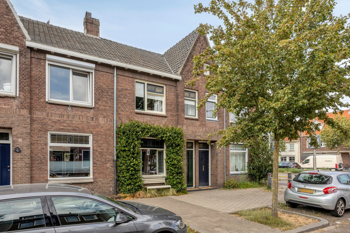 Tussenwoning te koop: Van Goorstraat 1A, Tilburg