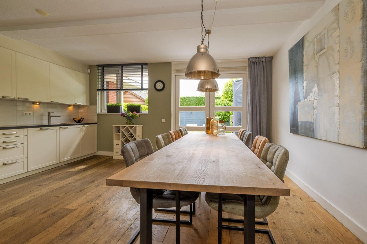 Tussenwoning te koop: Zandheuvel 27, Kortenhoef