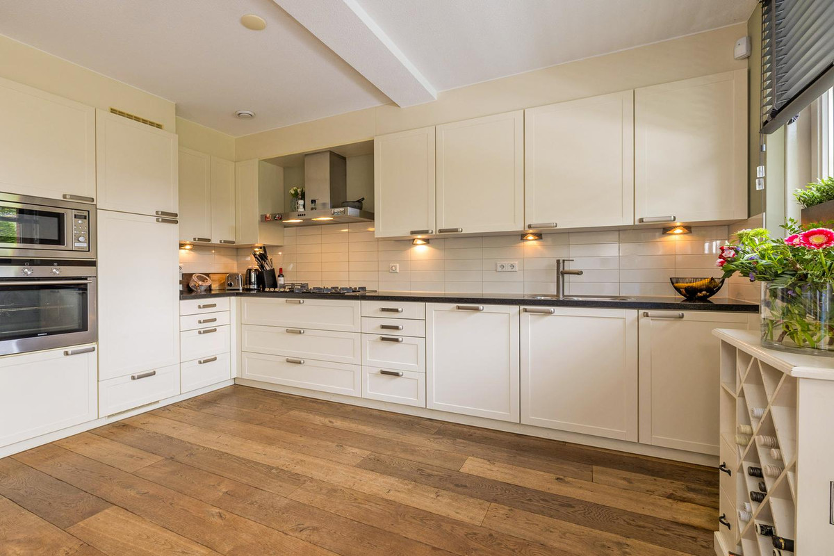 Tussenwoning te koop: Zandheuvel 27, Kortenhoef