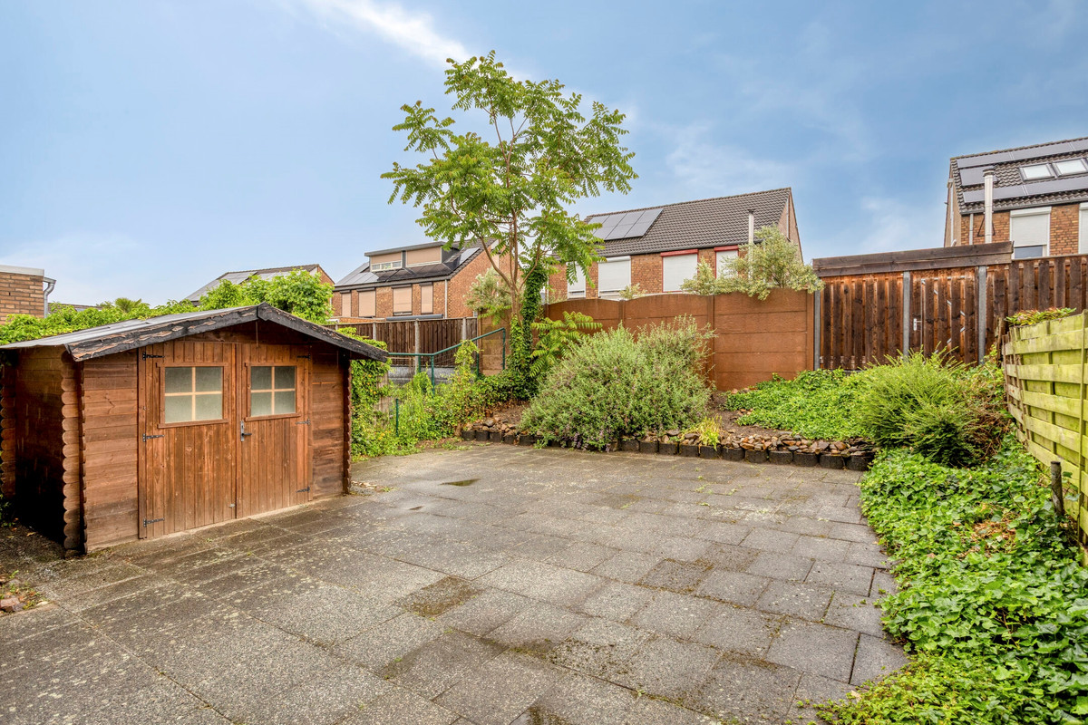 Tussenwoning te koop: Eglantier 44, Brunssum