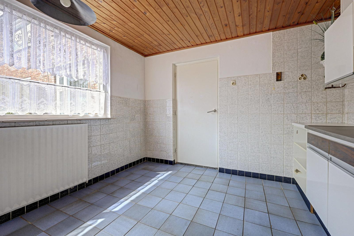 Twee-onder-één-kap te koop: A C de Ruijter van Steveninckstraat 4, Hedel