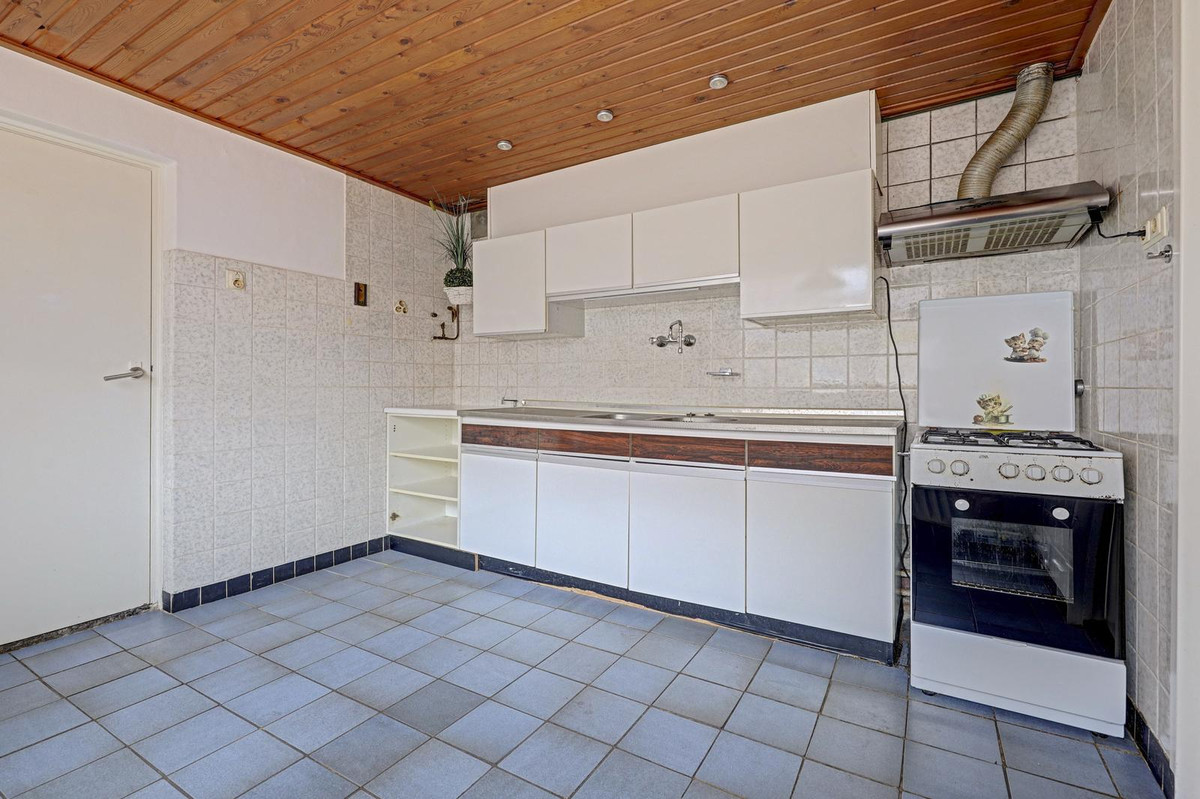 Twee-onder-één-kap te koop: A C de Ruijter van Steveninckstraat 4, Hedel