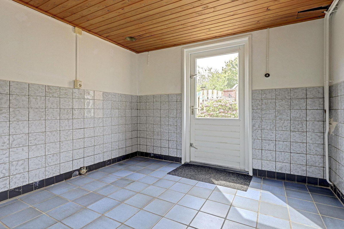 Twee-onder-één-kap te koop: A C de Ruijter van Steveninckstraat 4, Hedel