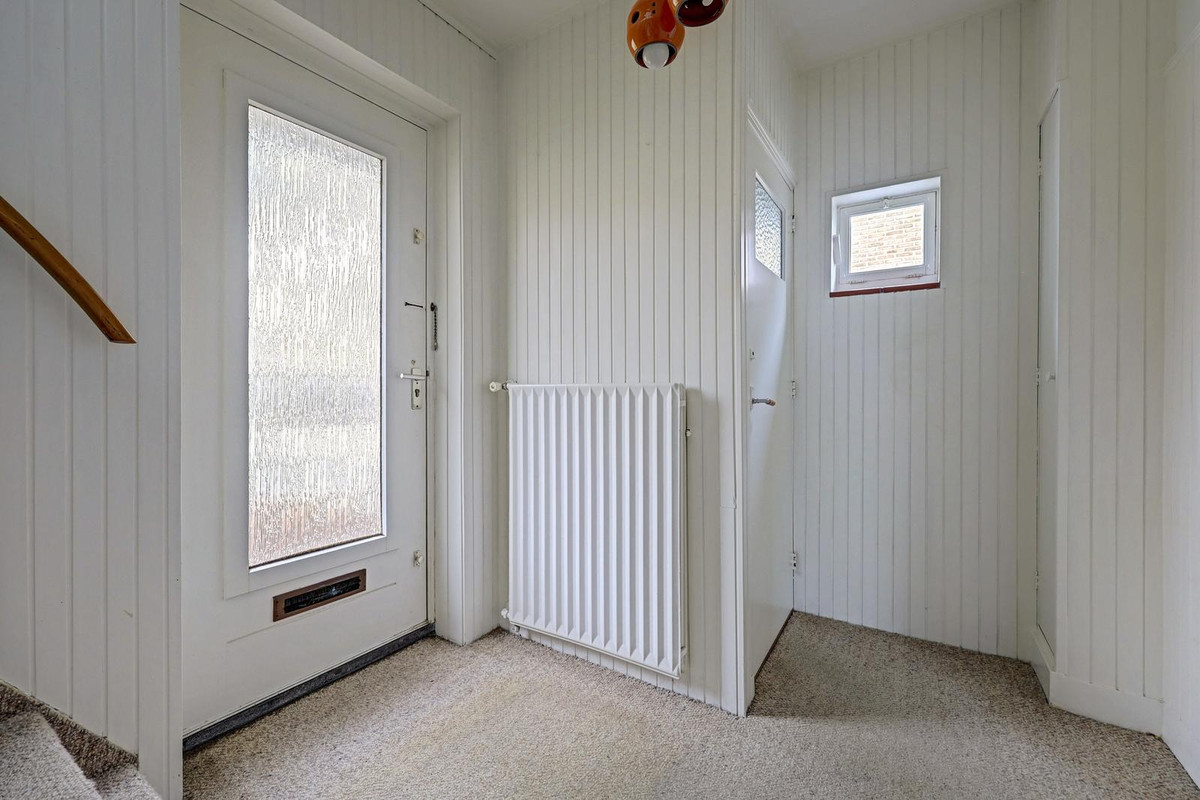 Twee-onder-één-kap te koop: A C de Ruijter van Steveninckstraat 4, Hedel