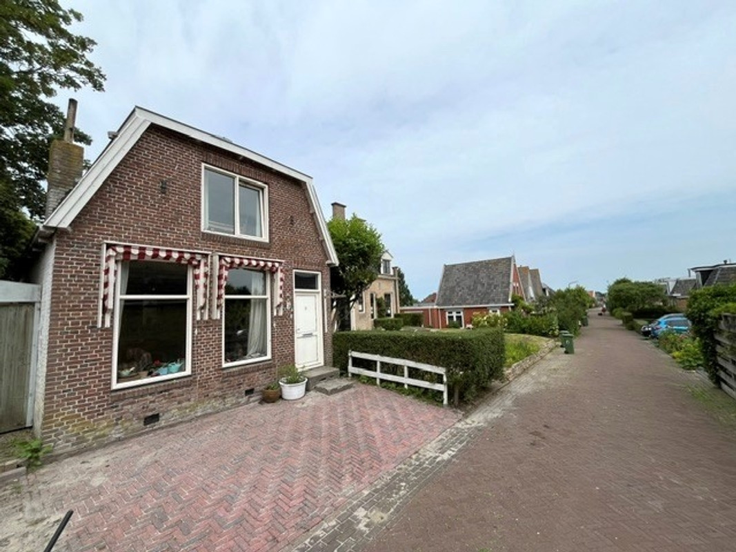 Vrijstaande woning te koop: Kerkstraat 3, Pingjum
