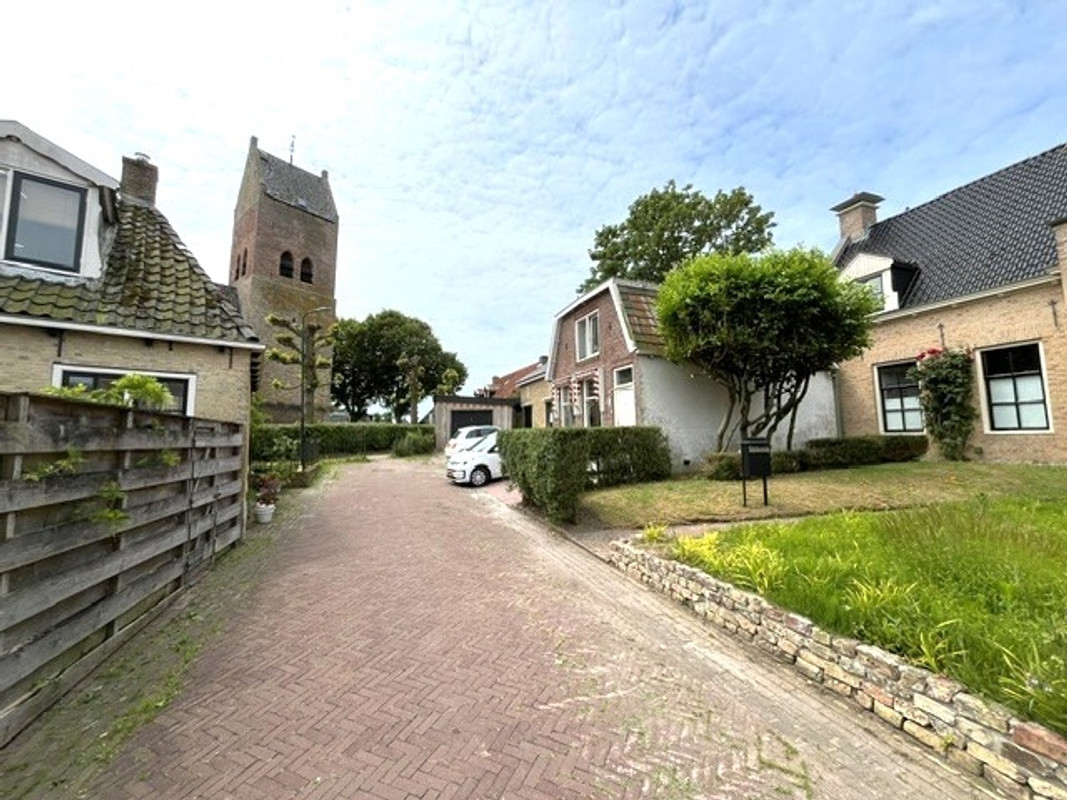 Vrijstaande woning te koop: Kerkstraat 3, Pingjum