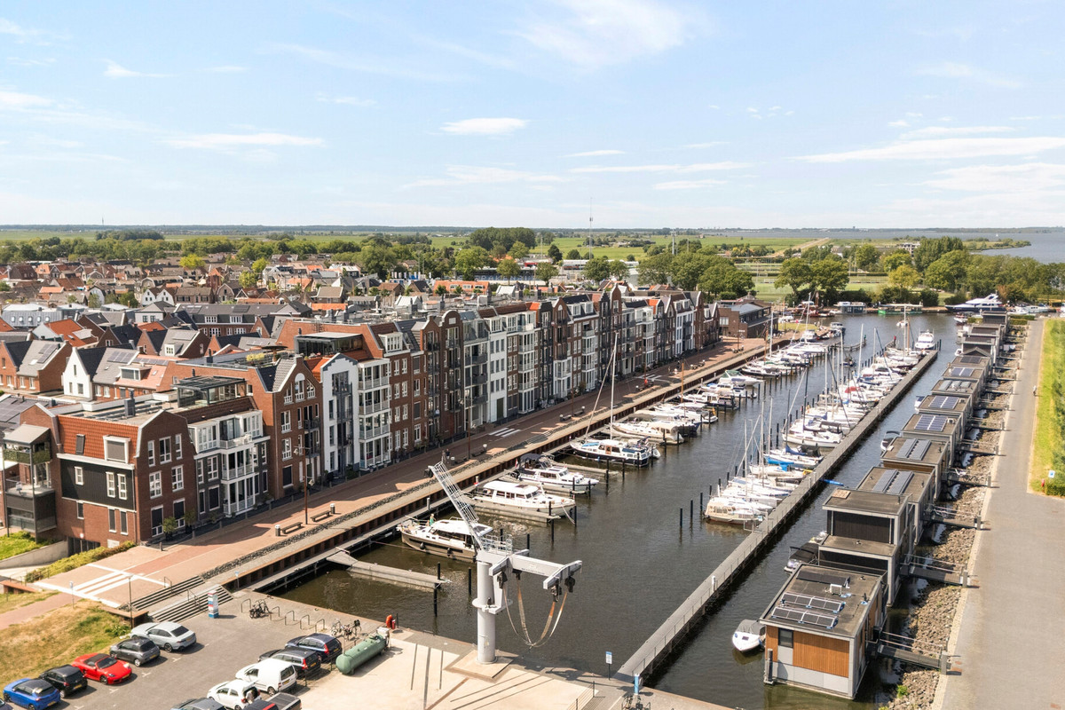 Appartement te koop: Zuiderzeeboulevard 25, Bunschoten-Spakenburg