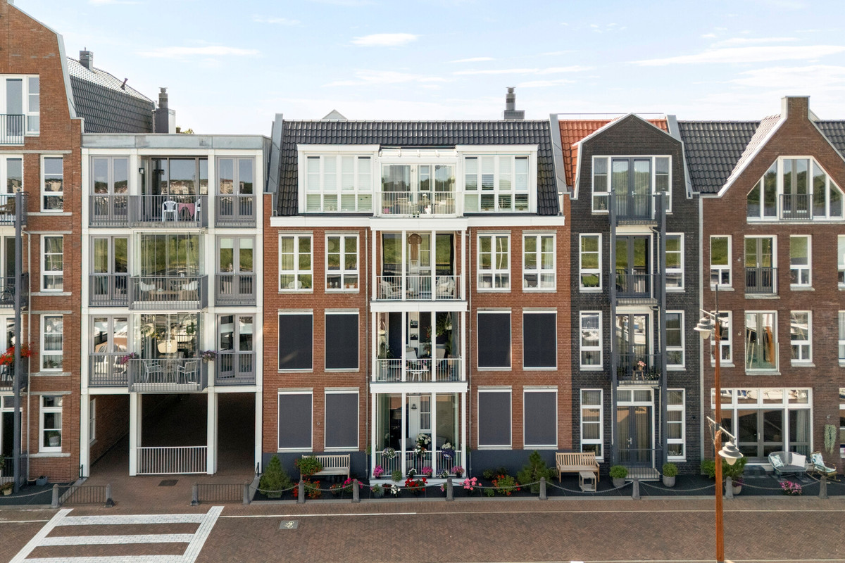 Appartement te koop: Zuiderzeeboulevard 25, Bunschoten-Spakenburg
