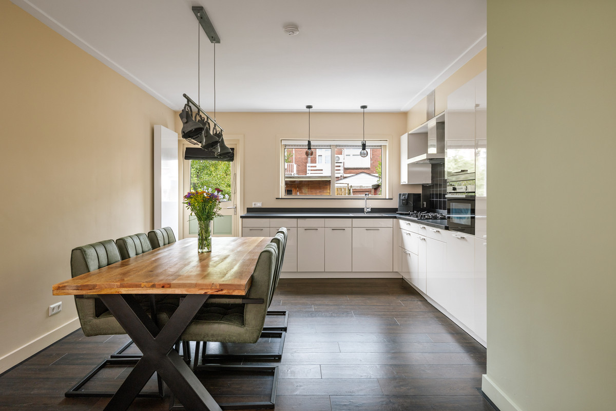 Tussenwoning te koop: Brinckerinckstraat 10, Deventer