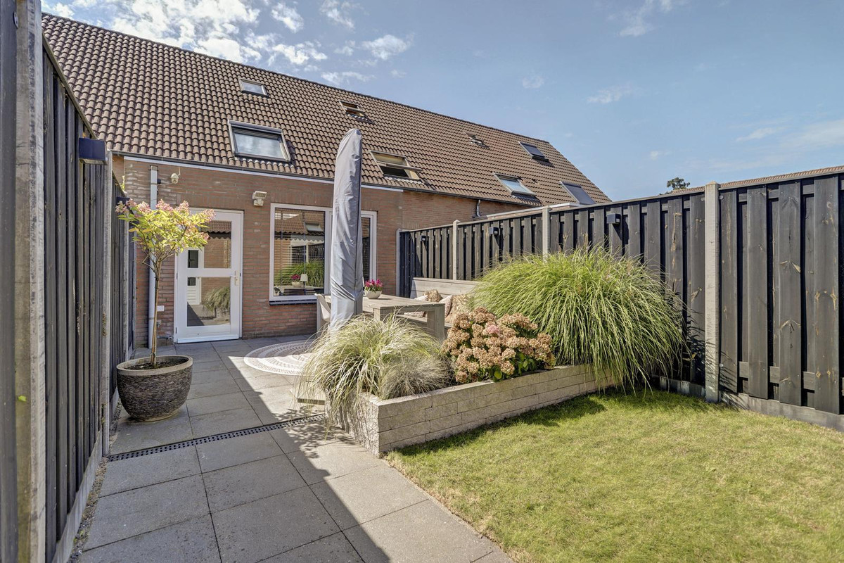 Tussenwoning te koop: Koolmees 15, Sprang-Capelle
