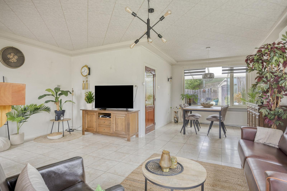 Vrijstaande woning te koop: Kaaistraat 86, St. Willebrord