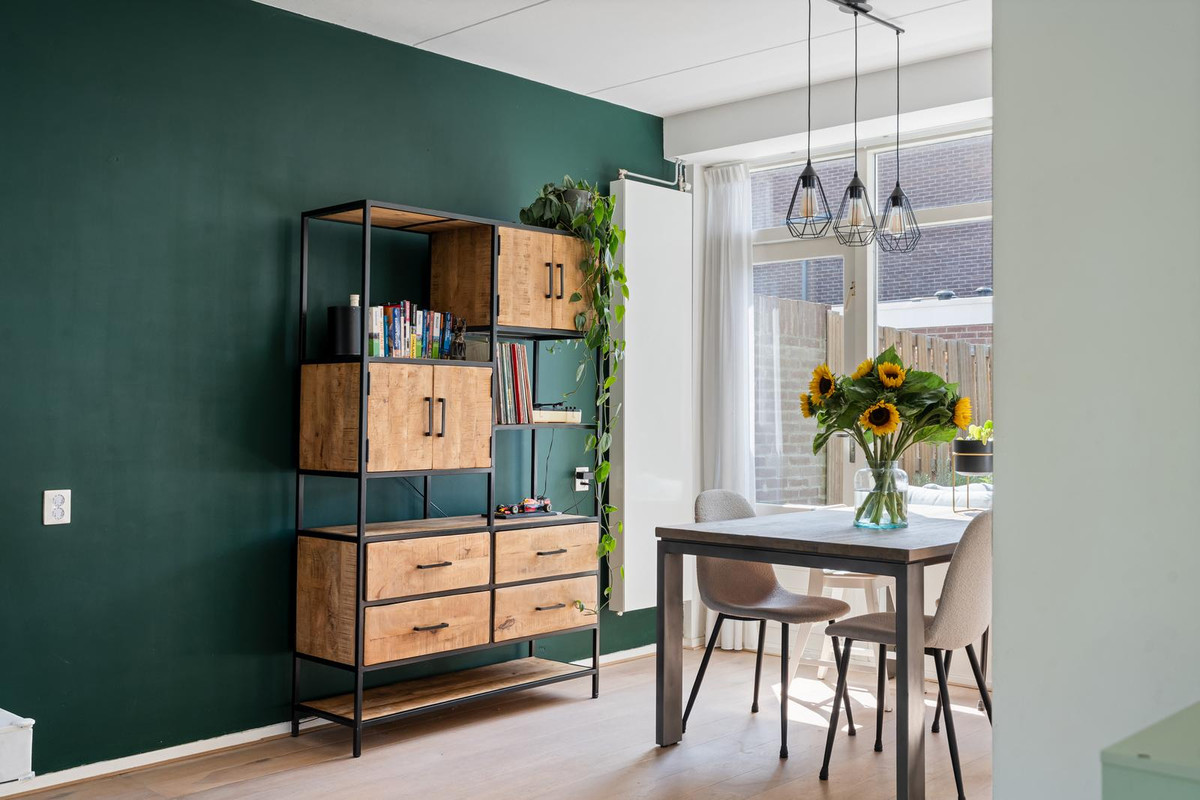 Tussenwoning te koop: Albert Schweitzerstraat 23, Diemen
