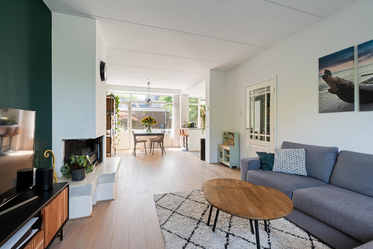 Tussenwoning te koop: Albert Schweitzerstraat 23, Diemen