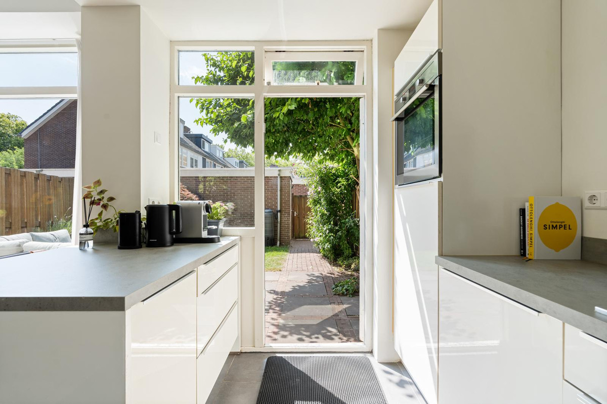 Tussenwoning te koop: Albert Schweitzerstraat 23, Diemen