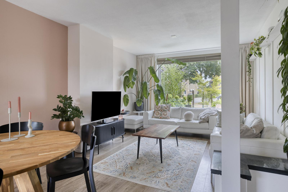 Tussenwoning te koop: Demertstraat 130, Maastricht