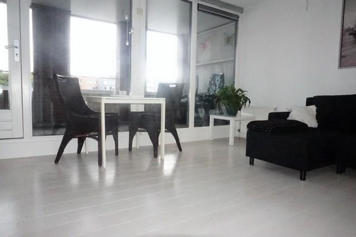 Tussenwoning te huur: Oostzijde 267, Zaandam