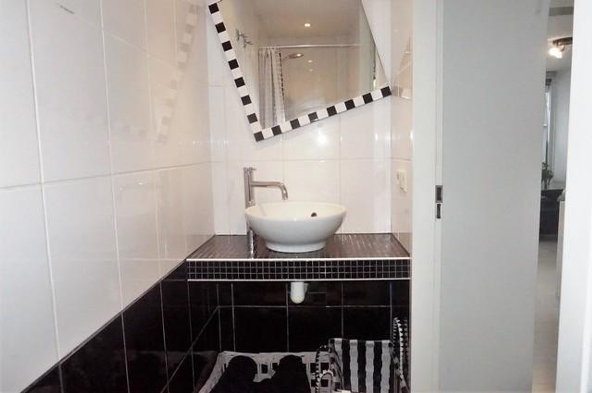 Tussenwoning te huur: Oostzijde 267, Zaandam