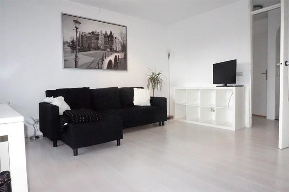 Tussenwoning te huur: Oostzijde 267, Zaandam