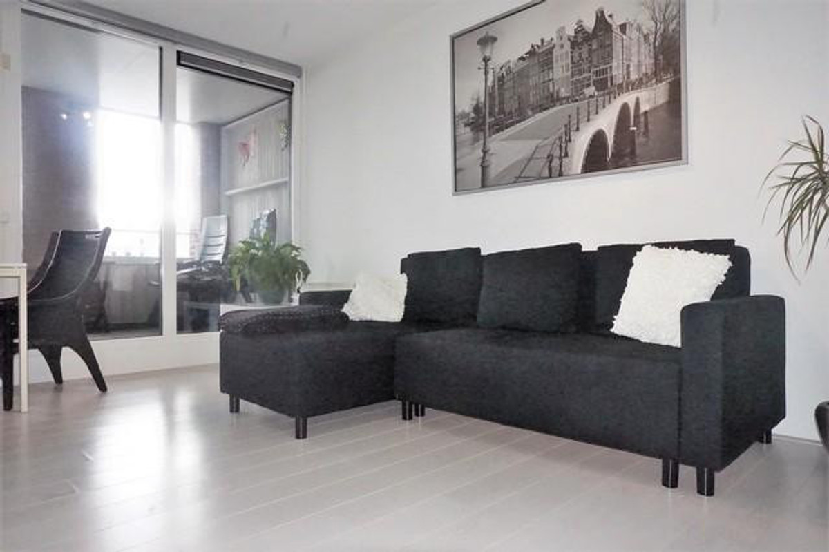 Tussenwoning te huur: Oostzijde 267, Zaandam