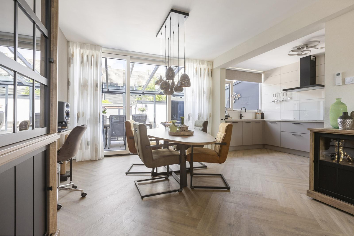 Tussenwoning te koop: Edelsteenlaan 13, Groningen
