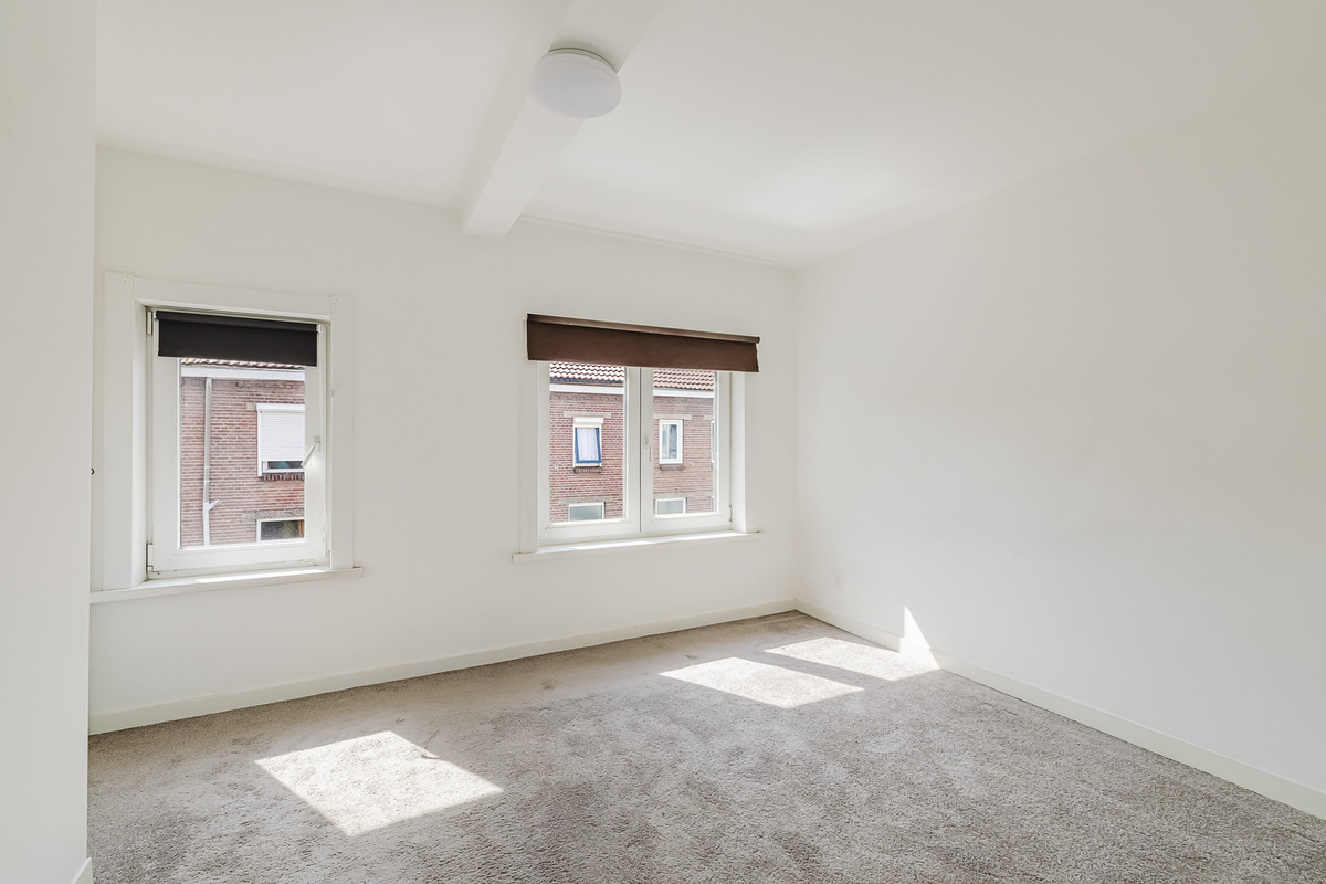 Tussenwoning te koop: Jozef Israëlsstraat 49, Tilburg