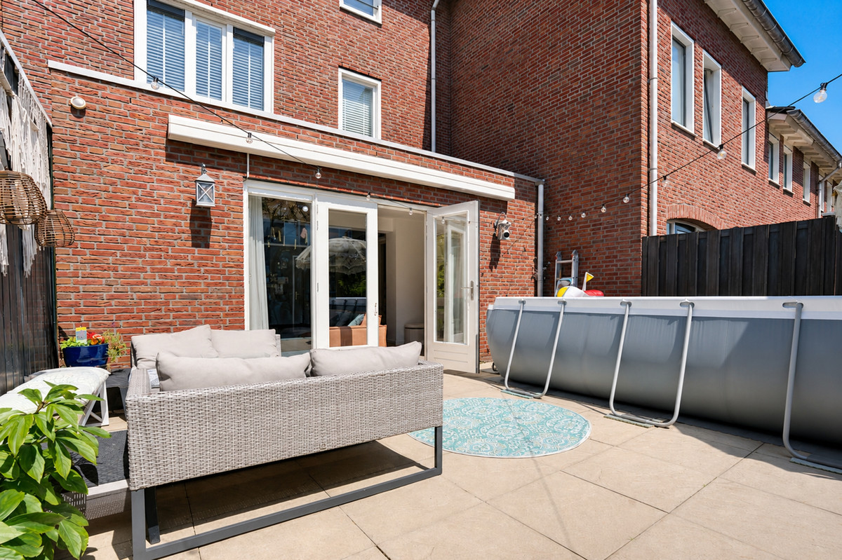 Hoekwoning te koop: Margrijhof 2, Nootdorp