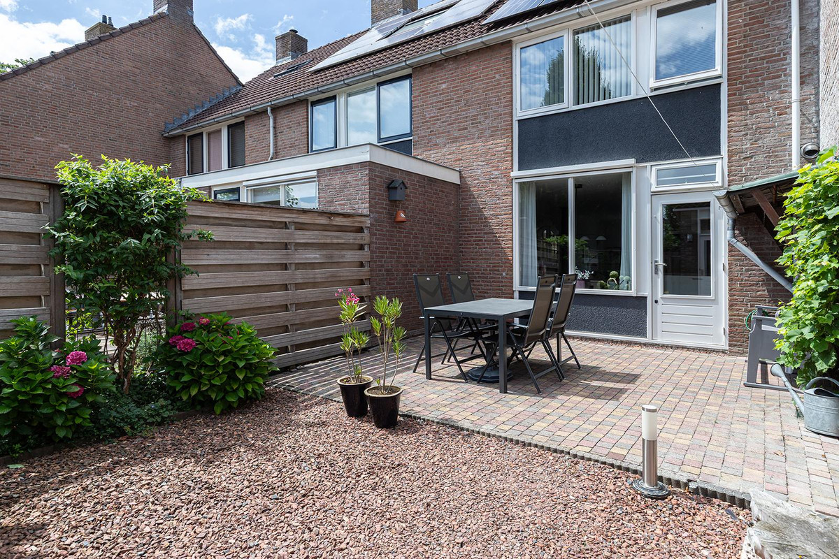 Tussenwoning te koop: Roerdompstraat 48, Groot-Ammers