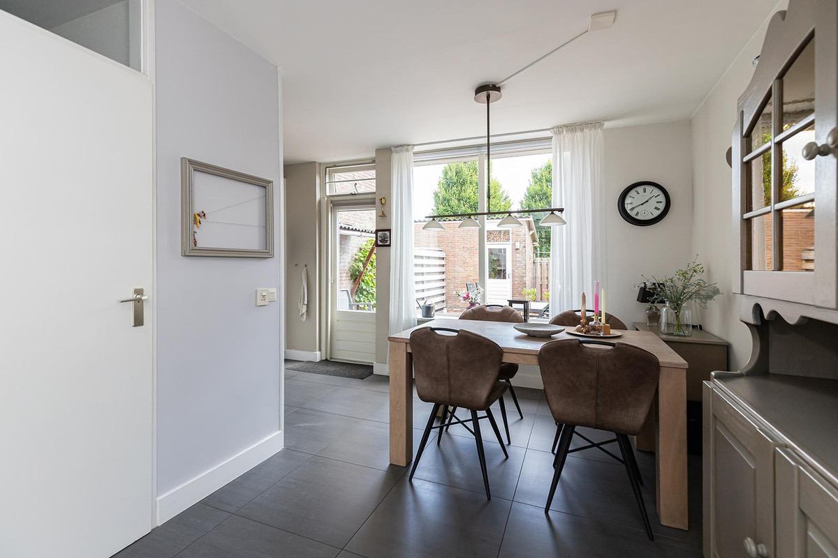 Tussenwoning te koop: Roerdompstraat 48, Groot-Ammers