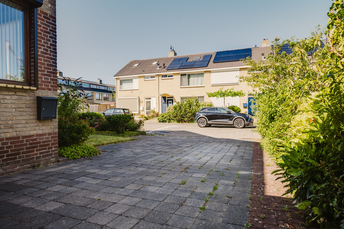 Hoekwoning te koop: Mercatorlaan 8, Spijkenisse