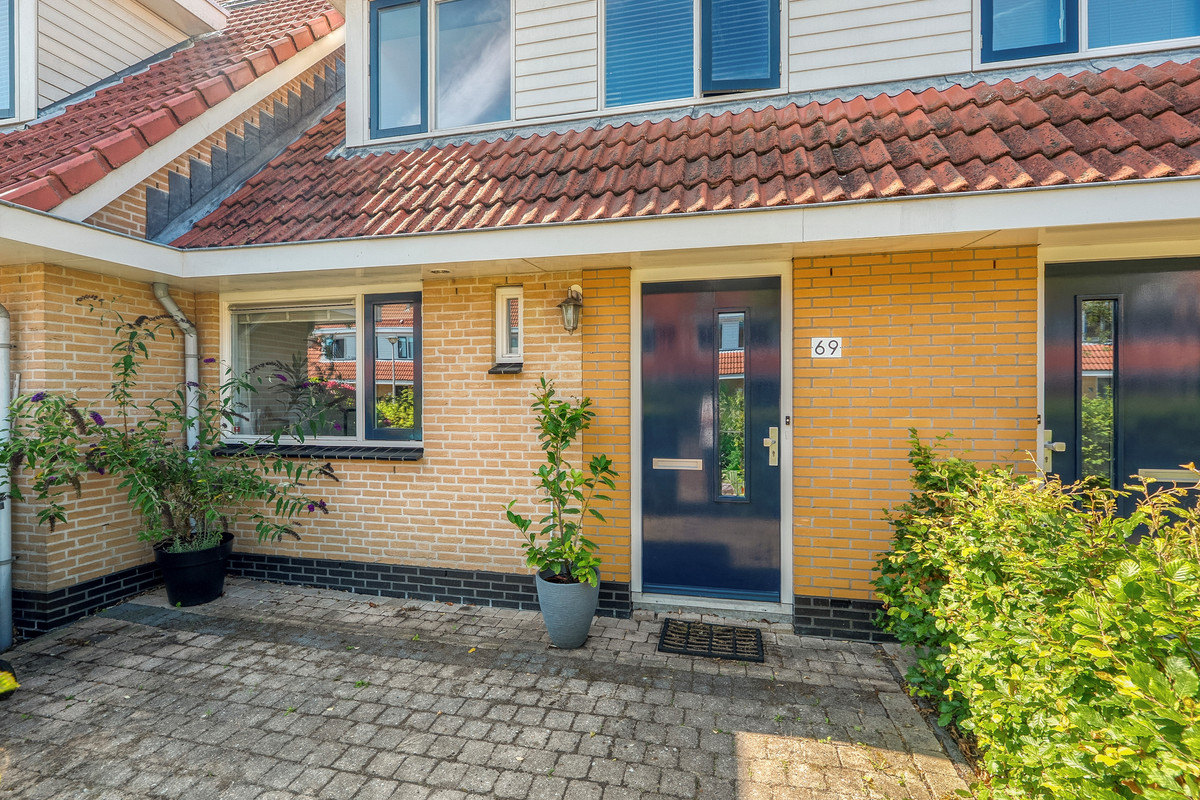 Tussenwoning te koop: Riedertuin 69, Barendrecht