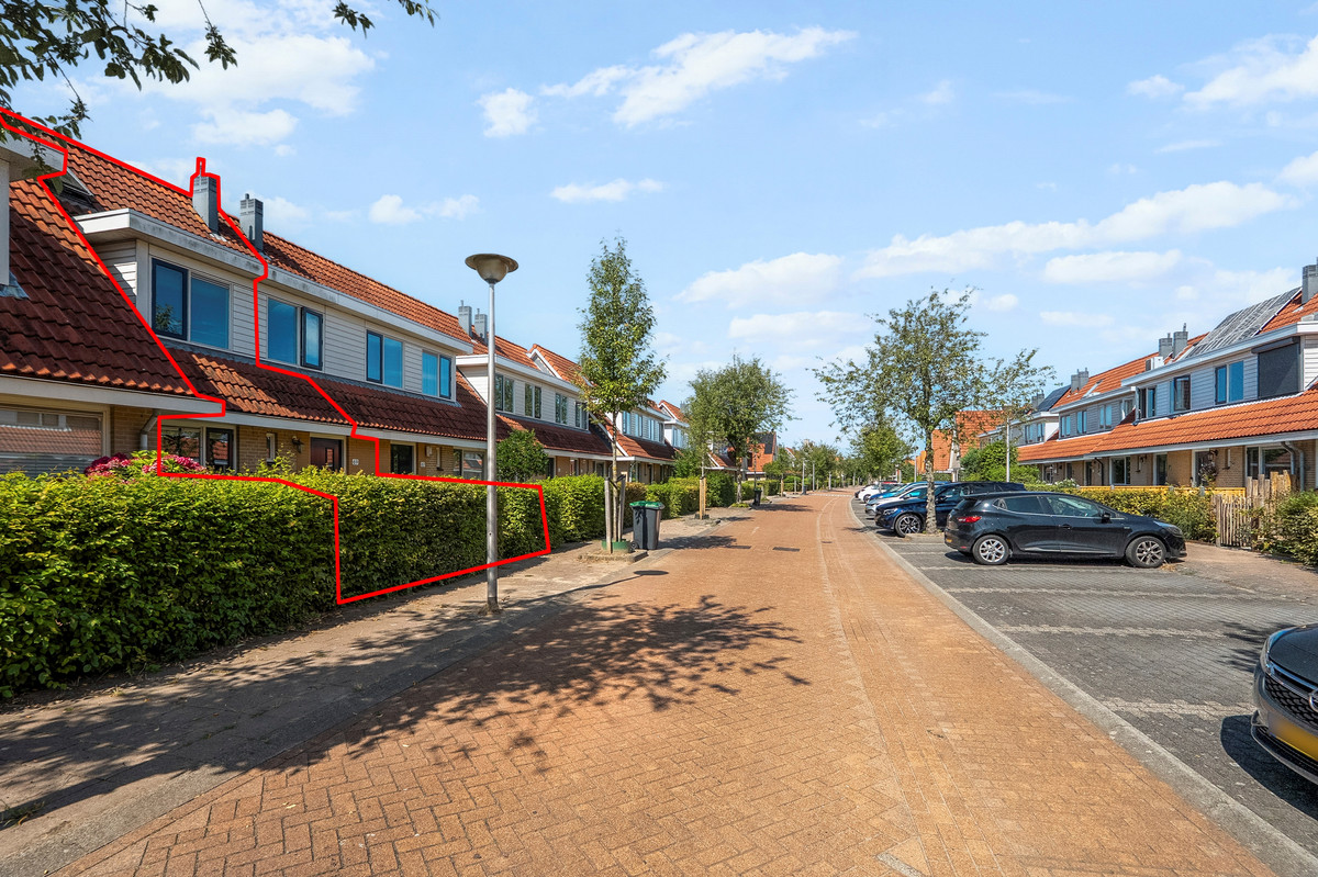 Tussenwoning te koop: Riedertuin 69, Barendrecht