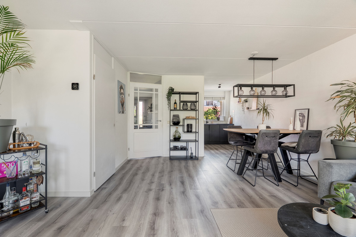 Tussenwoning te koop: Riedertuin 69, Barendrecht