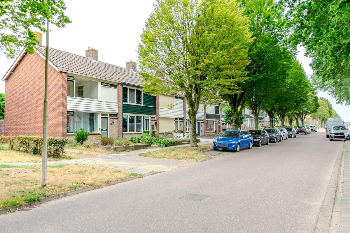 Hoekwoning te koop: Minckelersweg 122, Hoogerheide