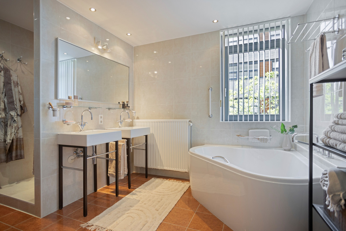 Hoekwoning te koop: Visserkade 26, Lisse