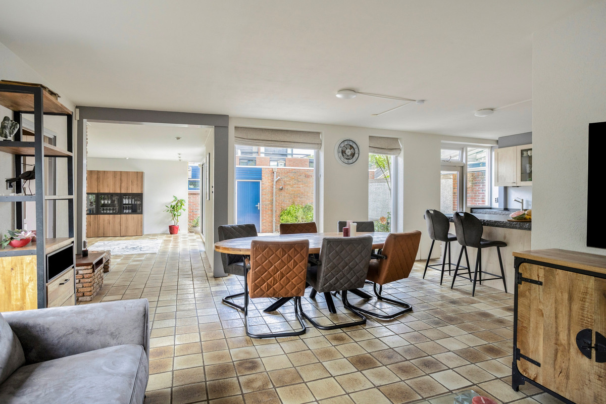 Tussenwoning te koop: Gaspeldoornlaan 10, Gouda