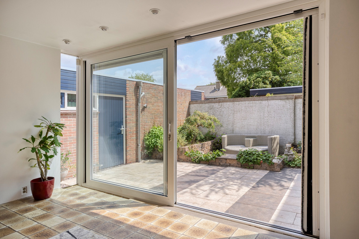 Tussenwoning te koop: Gaspeldoornlaan 10, Gouda