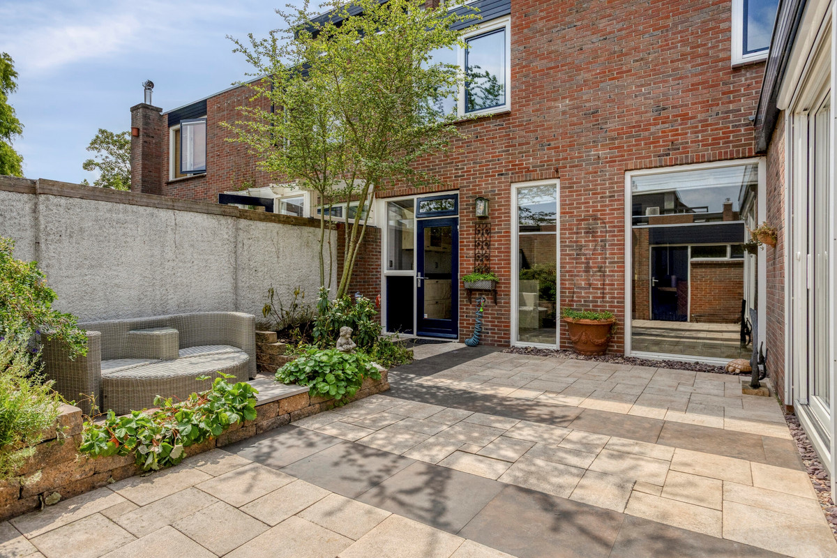 Tussenwoning te koop: Gaspeldoornlaan 10, Gouda