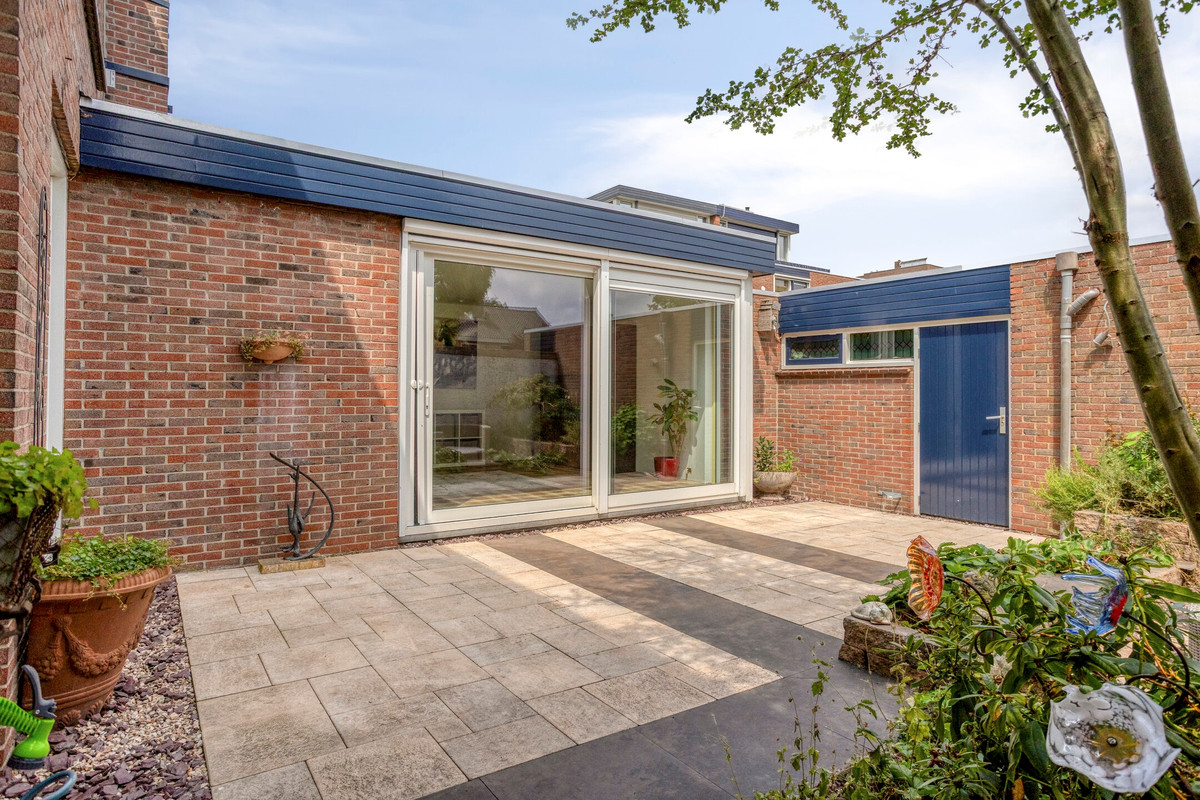 Tussenwoning te koop: Gaspeldoornlaan 10, Gouda