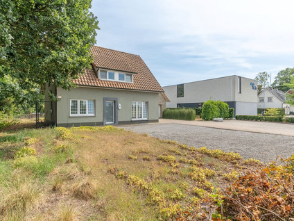 Steenweg op Ravels 305 