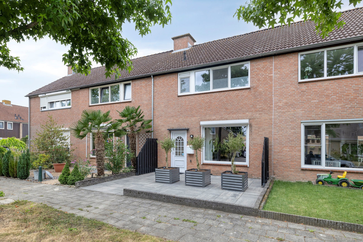 Tussenwoning te koop: Marehoekstraat 56, Oud-Vossemeer
