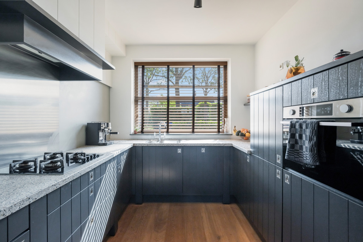 Tussenwoning te koop: Rijksstraatweg 91B, Dordrecht