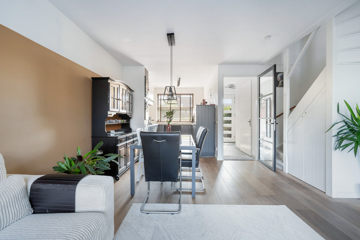 Tussenwoning te koop: Rijksstraatweg 91B, Dordrecht