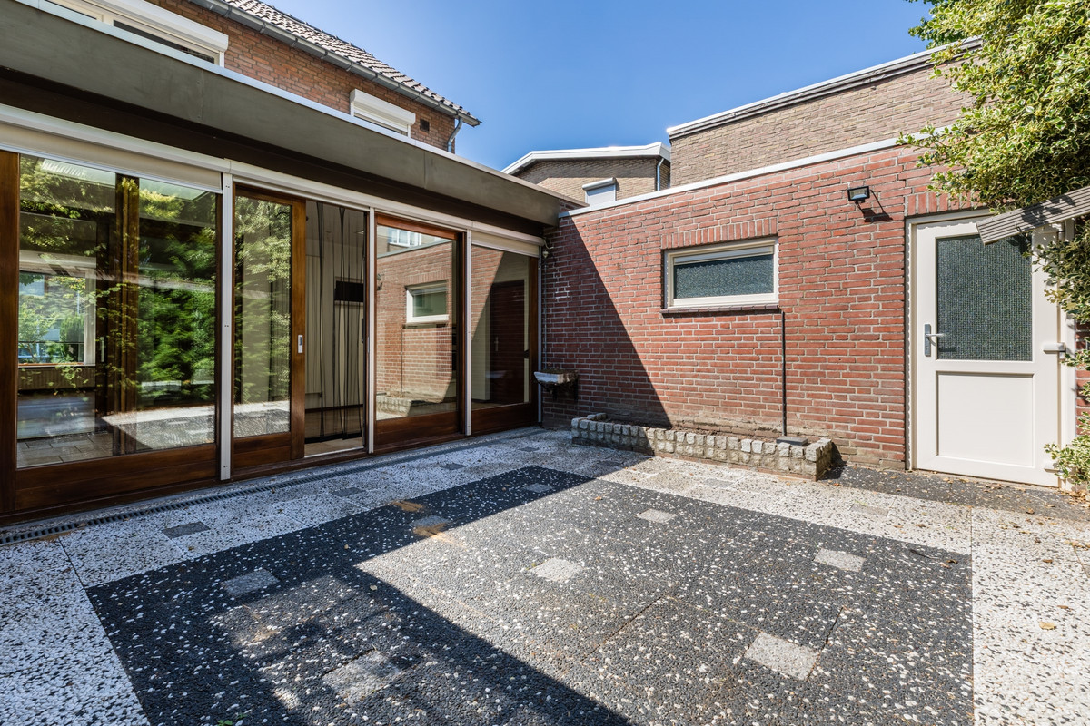 Twee-onder-één-kap te koop: Penrisstraat 17, Geleen