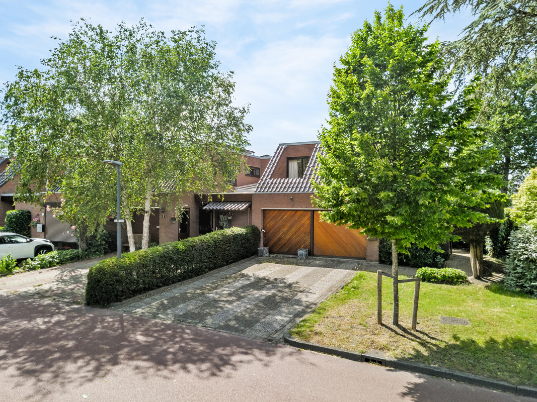 Hoekwoning te koop: Oxfordlaan 1, Leiden